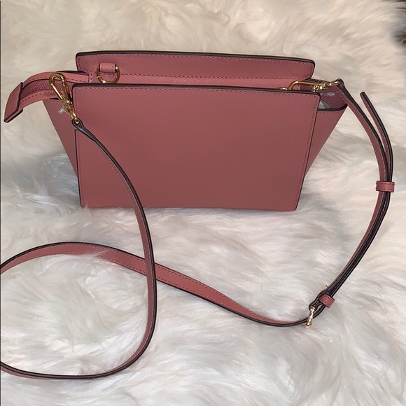 🔛💜FLASH SALE⚡️ Michael Kors crossbody - Picture 4 of 8
